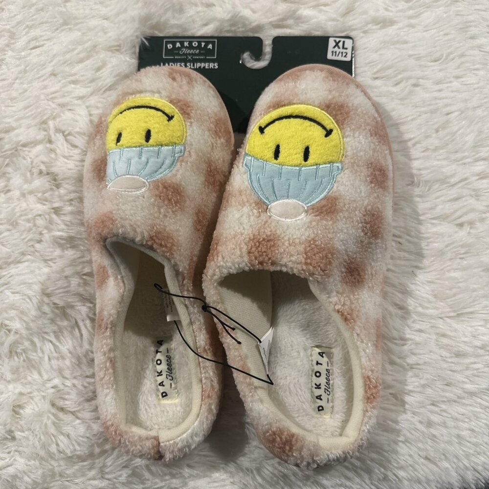 Dakota Fleece womens pink check smiley slippers 11/12 NEW retro